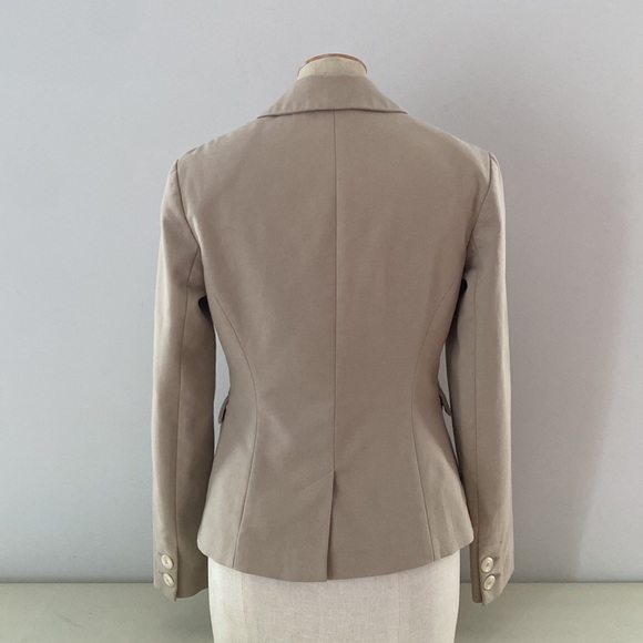 Talula Babaton beige fitted blazer with two button front closure. Size Small - Picture 4 of 13
